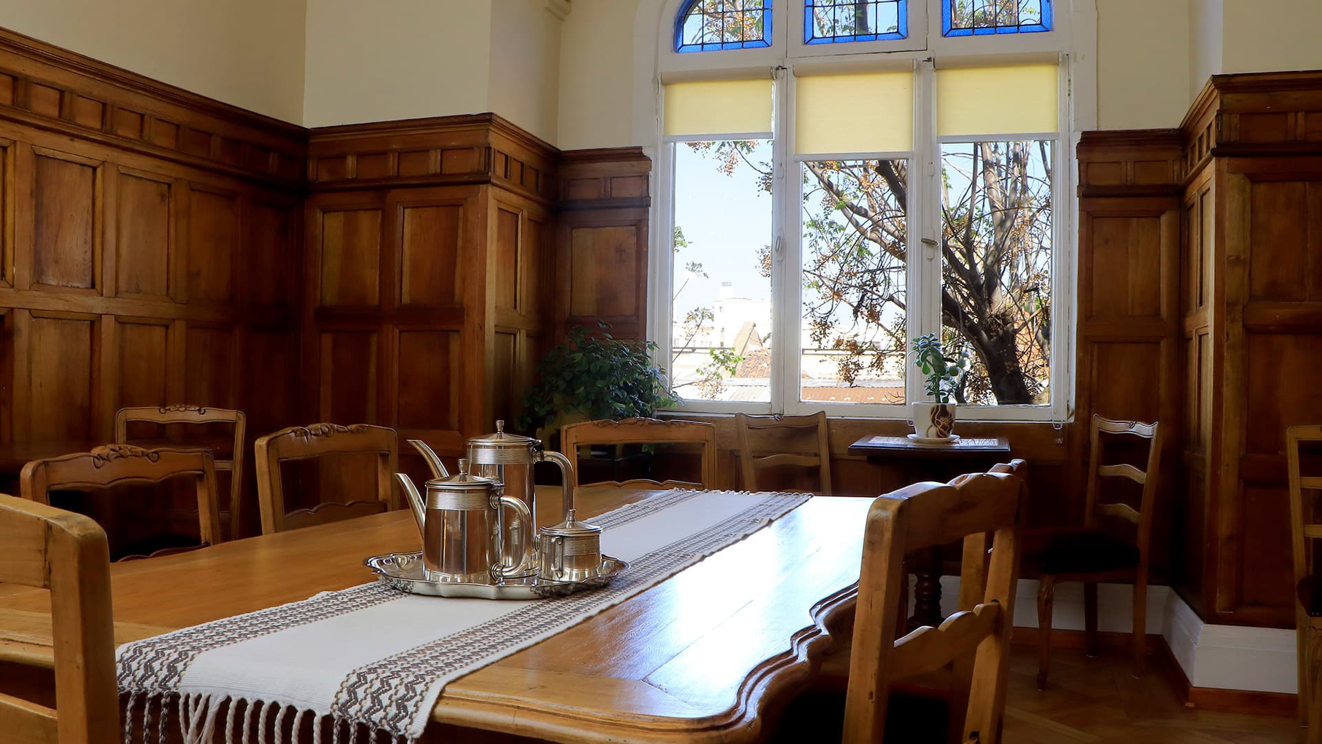 Salón patrimonial de Casa Conde, hotel boutique en el Barrio Concha y Toro, Santiago